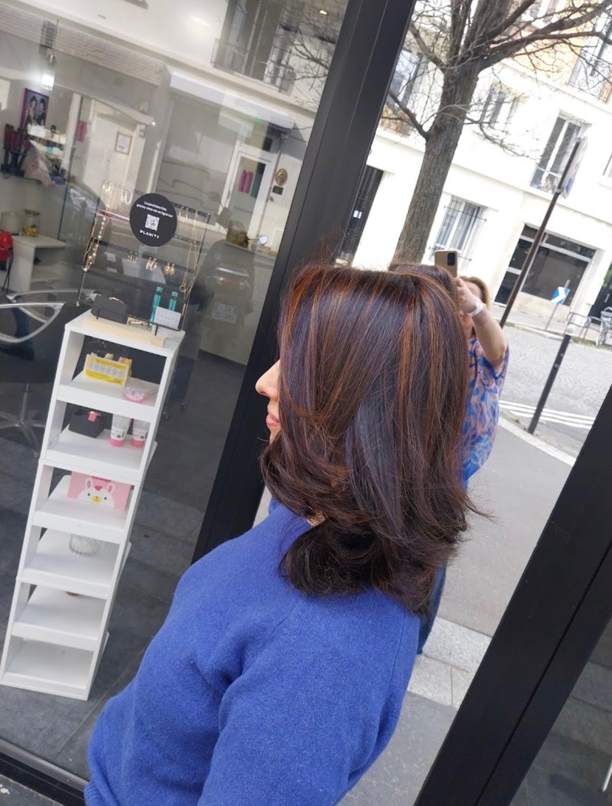 Coupe réalisée au salon